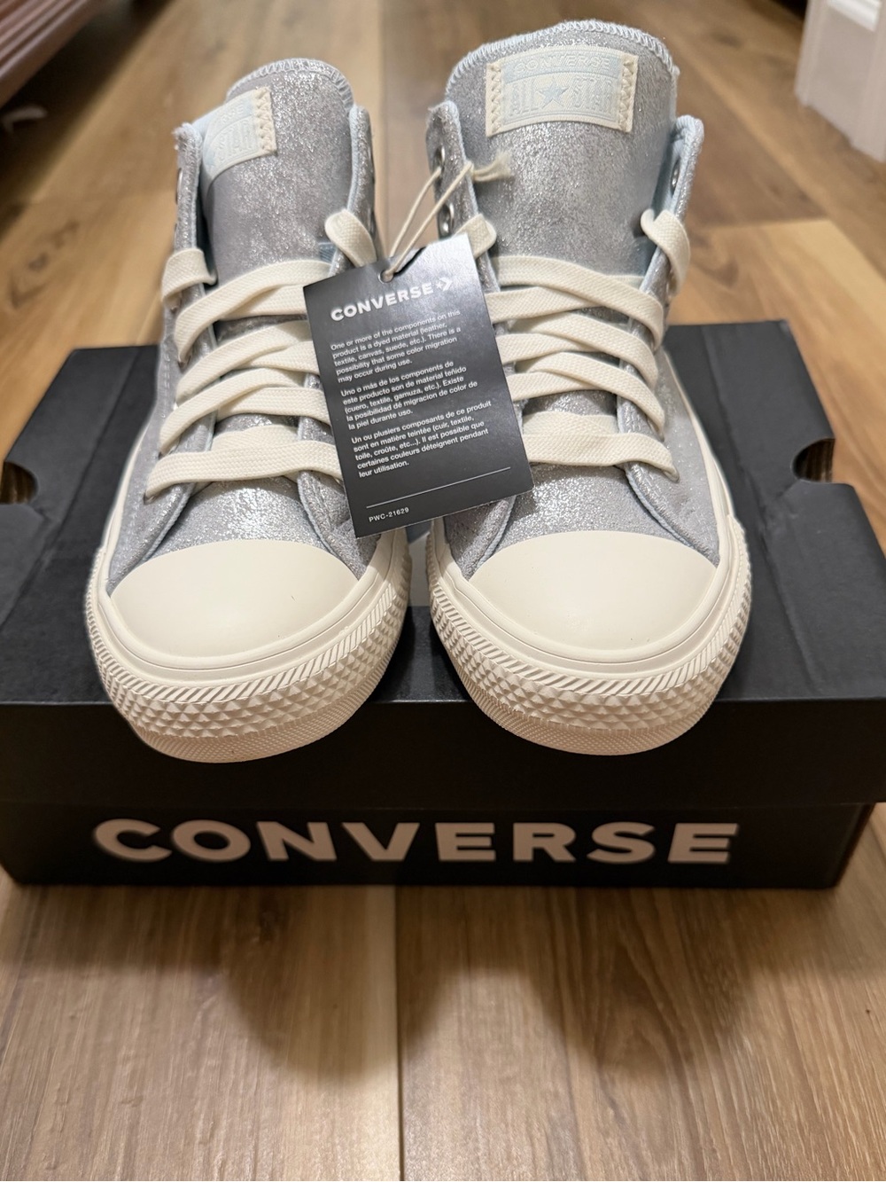 NWT Converse Madison Mid Silver women’s US size 7.5 sneakers shoes winter slay